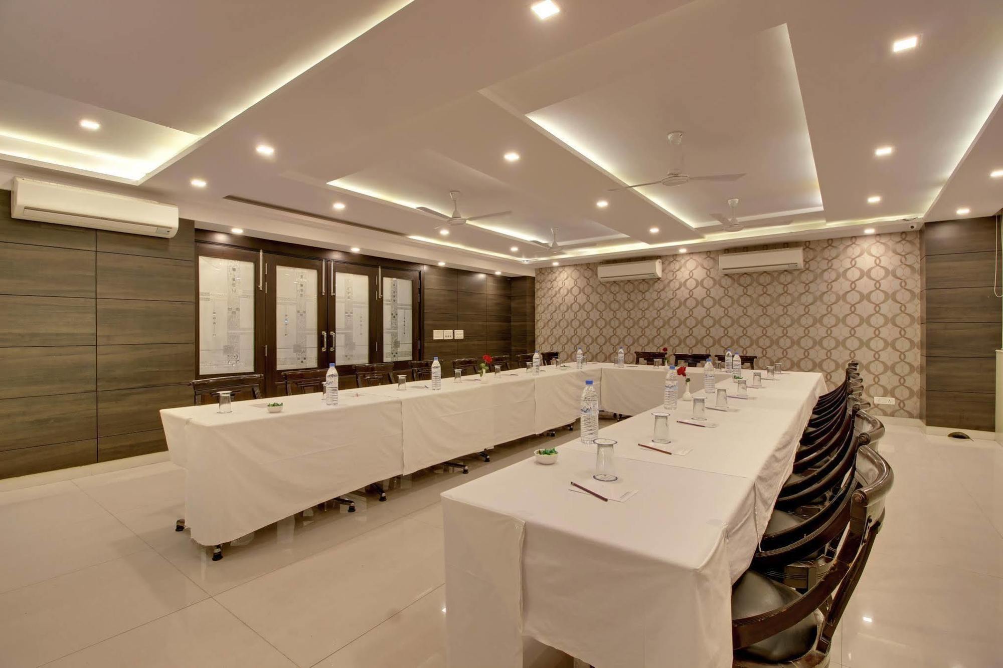 Hotel Sky Rich International - 05 Mins From Karol Bagh Metro Station Delhi  Luaran gambar